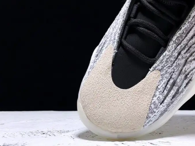 hype Basketball Yeezy Adidas Quantum EG1535 0524